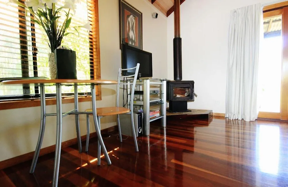 Bed & Breakfast Lake Weyba Cottages Noosa Peregian Beach