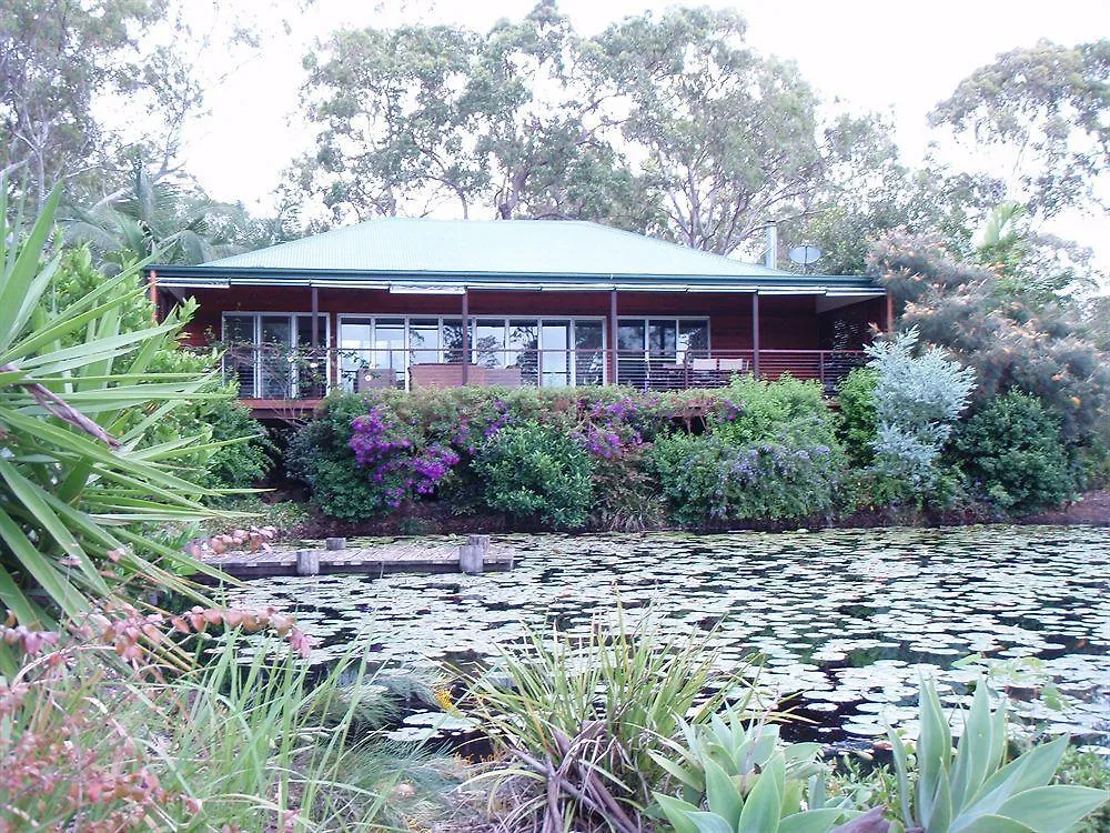 Lake Weyba Cottages Noosa Peregian Beach 4*,