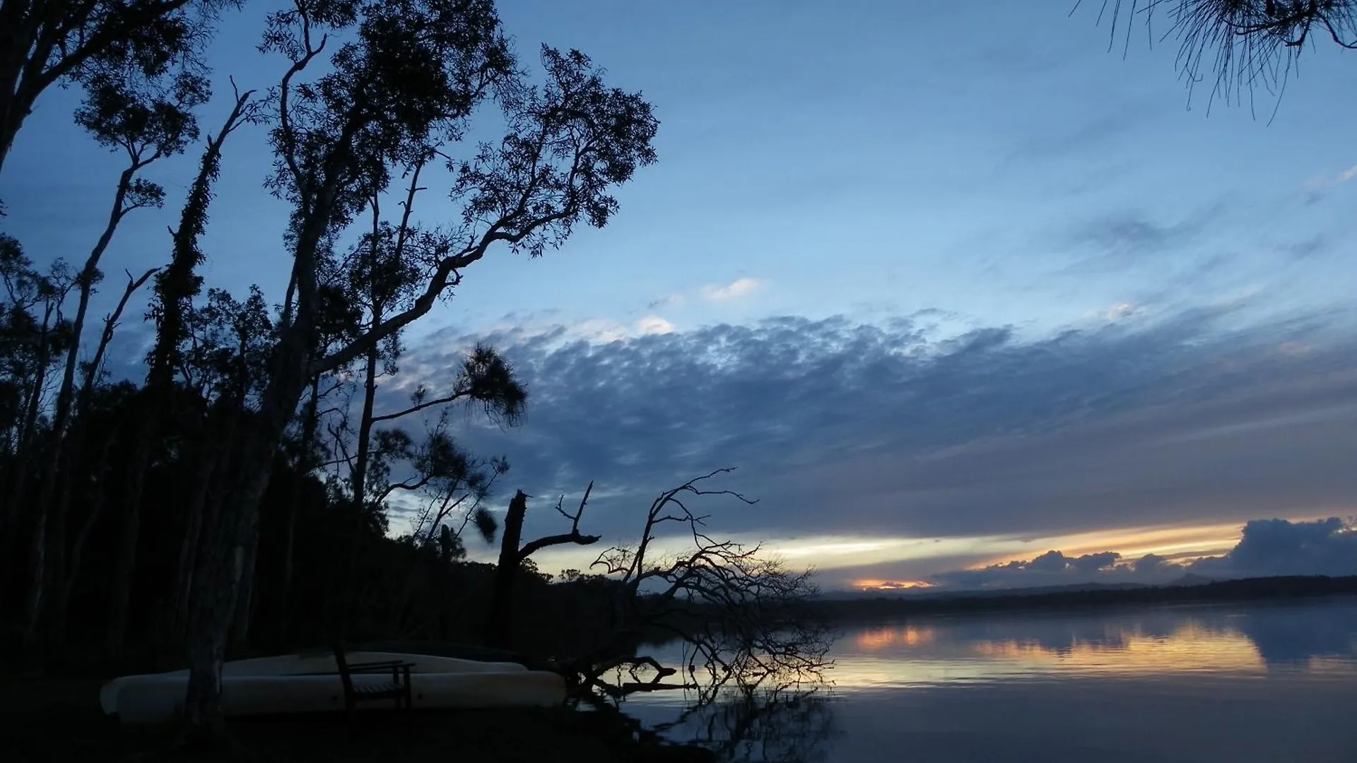 Bed & Breakfast Lake Weyba Cottages Noosa Peregian Beach