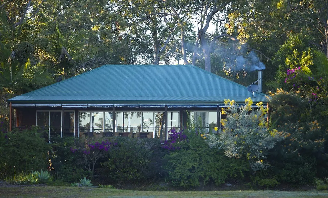 **** Bed & Breakfast Lake Weyba Cottages Noosa Peregian Beach Australia